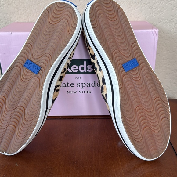 Kate Spade New York Sneakers Double Deck Leo Pony Tan NWOT - Picture 3 of 4